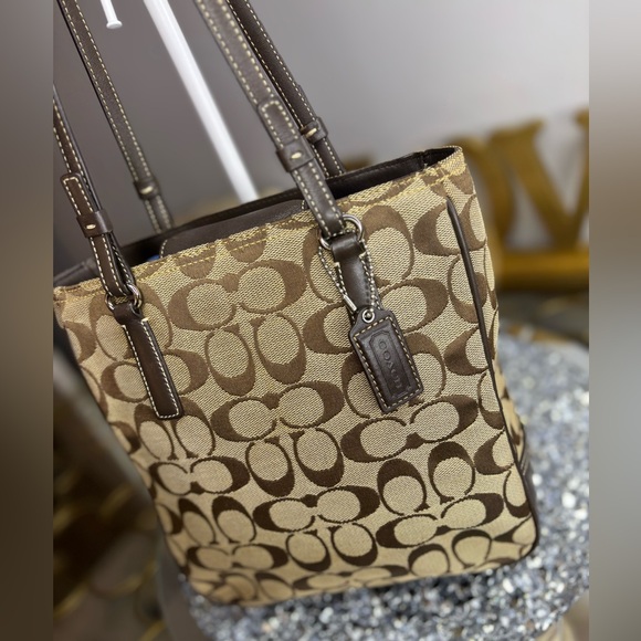 Coach 2006 vintage Signature tote shoulder handbags EUC - Picture 3 of 14